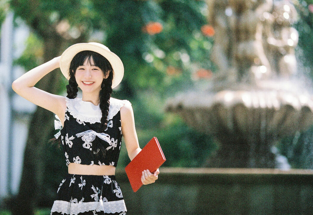 YiTuYu艺图语 Vol.10363 Kua Lie Su Su (26P)