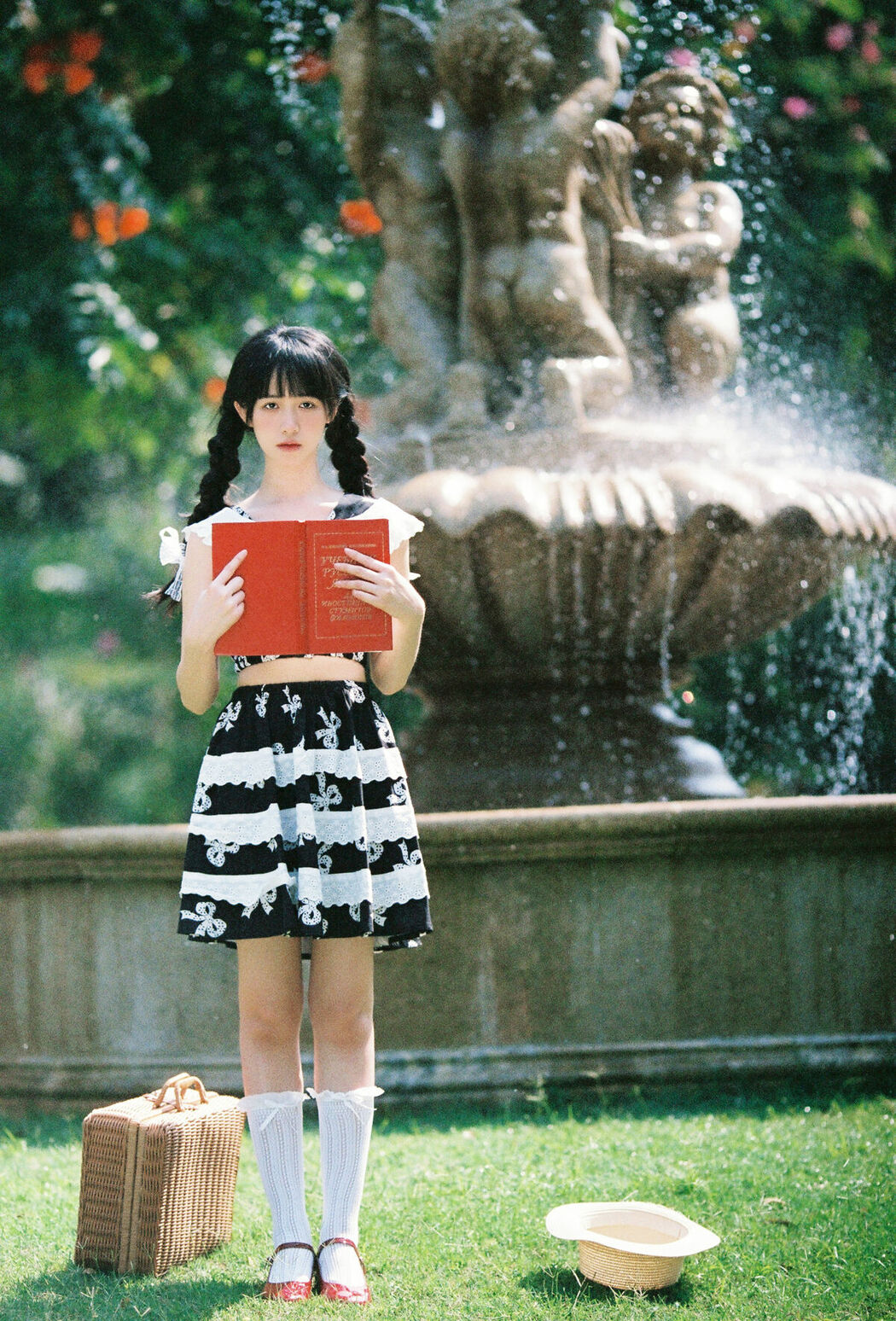 YiTuYu艺图语 Vol.10363 Kua Lie Su Su (26P)