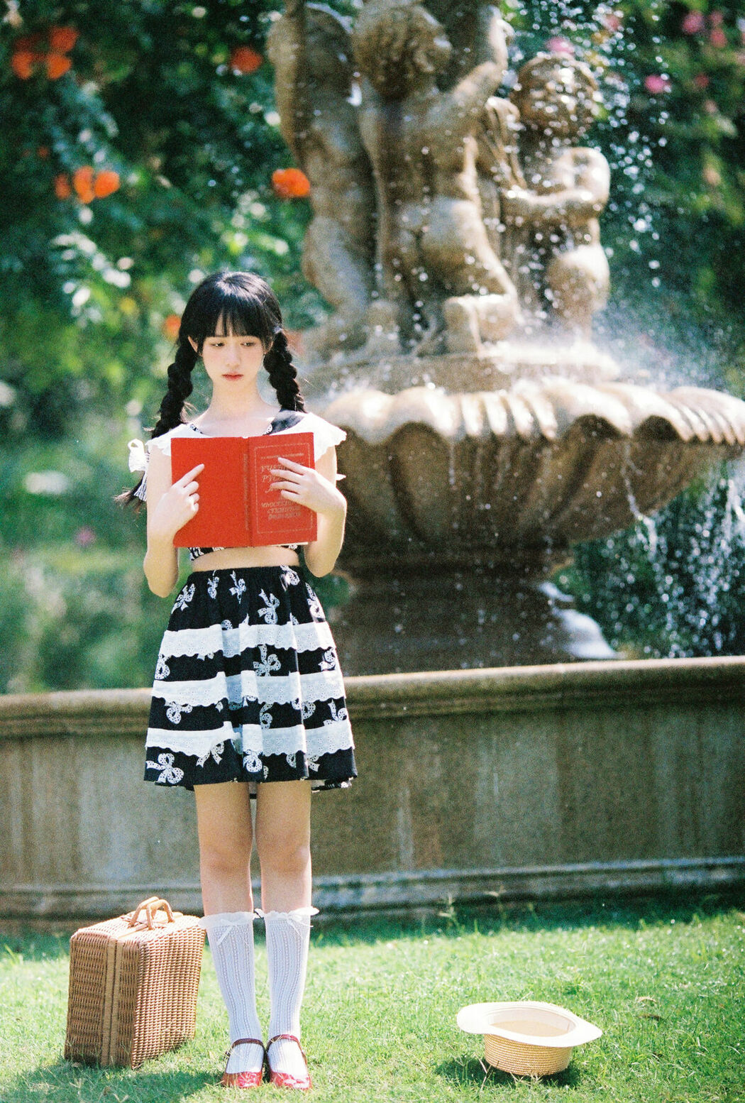 YiTuYu艺图语 Vol.10363 Kua Lie Su Su (26P)