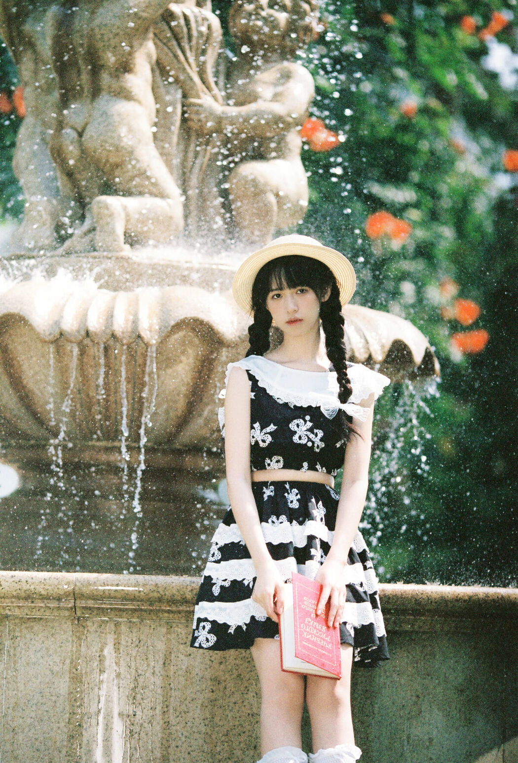YiTuYu艺图语 Vol.10363 Kua Lie Su Su (26P)