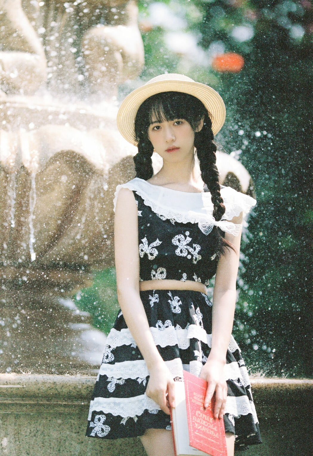 YiTuYu艺图语 Vol.10363 Kua Lie Su Su (26P)