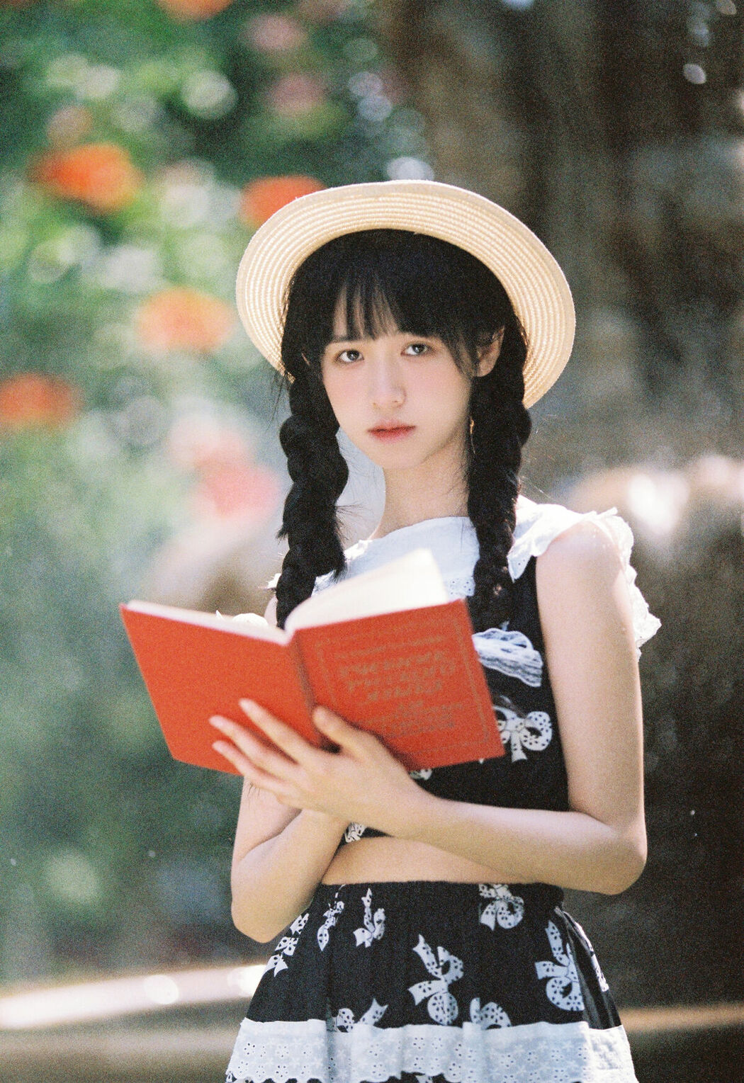 YiTuYu艺图语 Vol.10363 Kua Lie Su Su (26P)