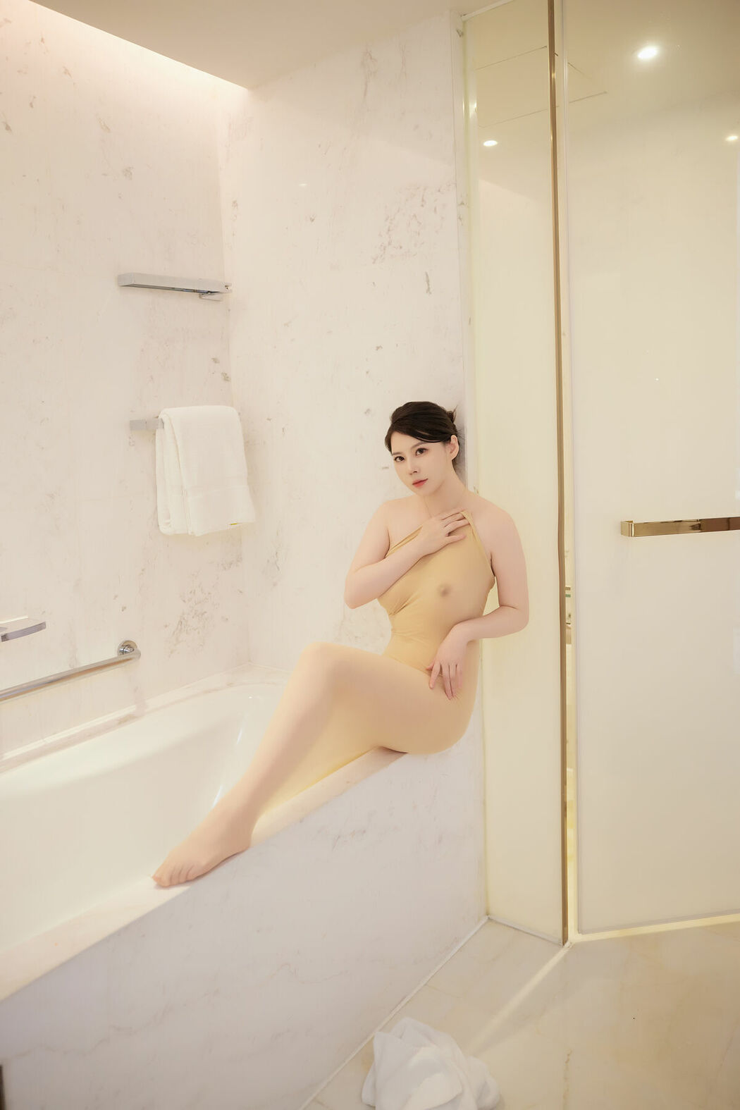 XR Uncensored Bai Ru Xue 白茹雪 – 连体肉丝 (61P)