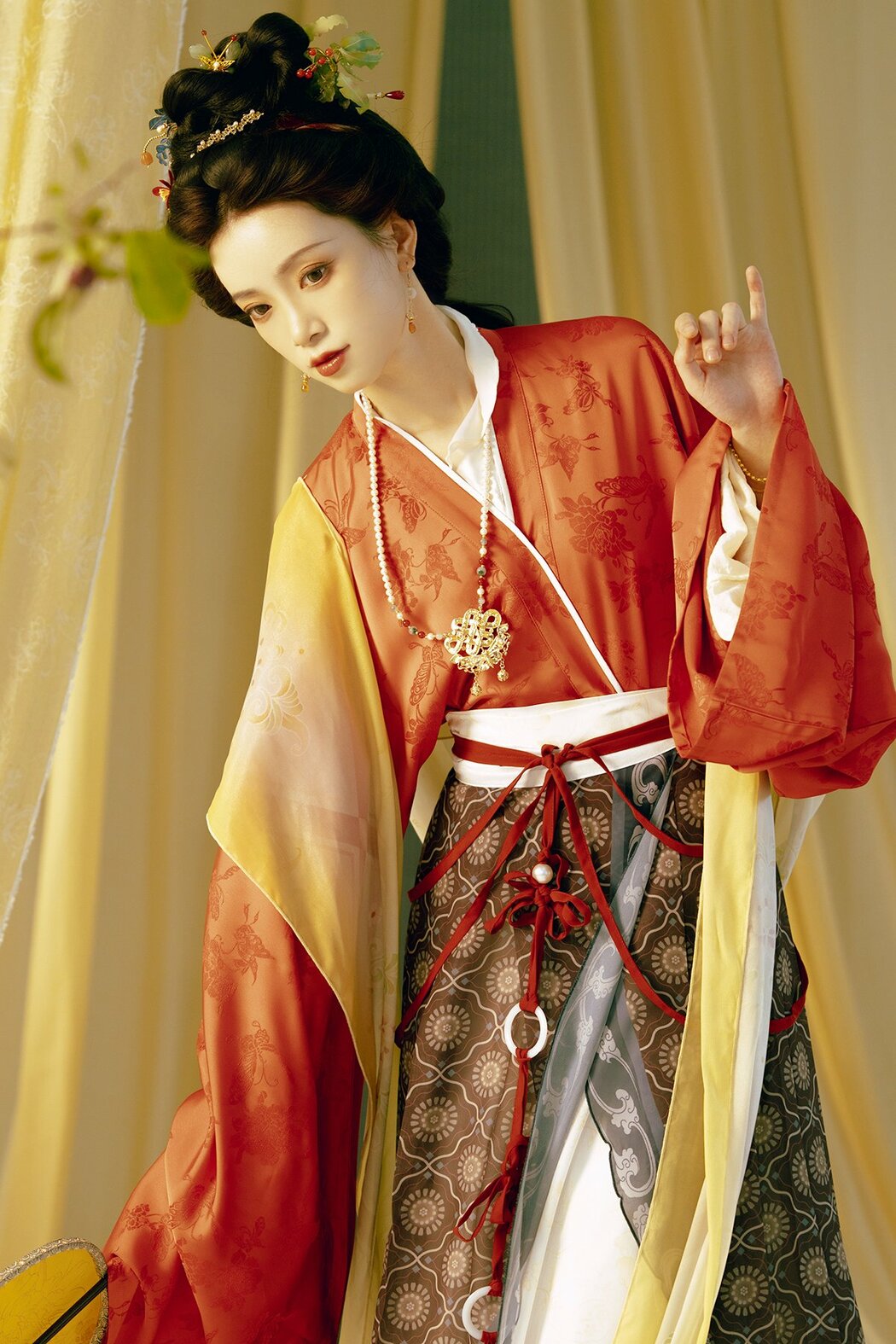 YiTuYu艺图语 Vol.10375 Tao Chi (14P) Cover Photo