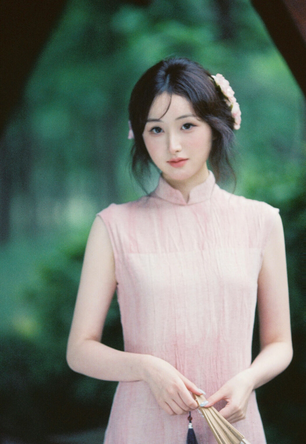 YiTuYu艺图语 Vol.10377 Shan Shan Hua Tao (17P)