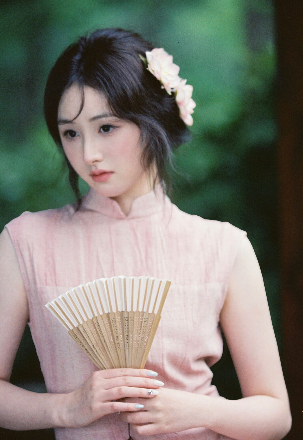 YiTuYu艺图语 Vol.10377 Shan Shan Hua Tao (17P)