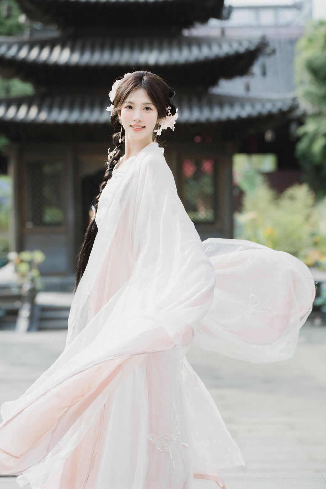 YiTuYu艺图语 Vol.10379 Wu Yi Fei (22P)