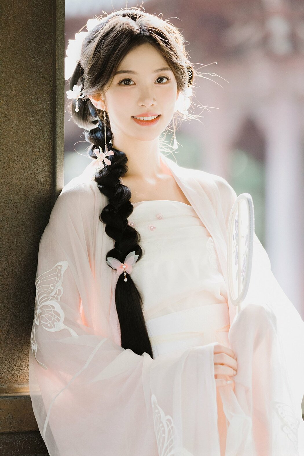 YiTuYu艺图语 Vol.10379 Wu Yi Fei (22P) Cover Photo