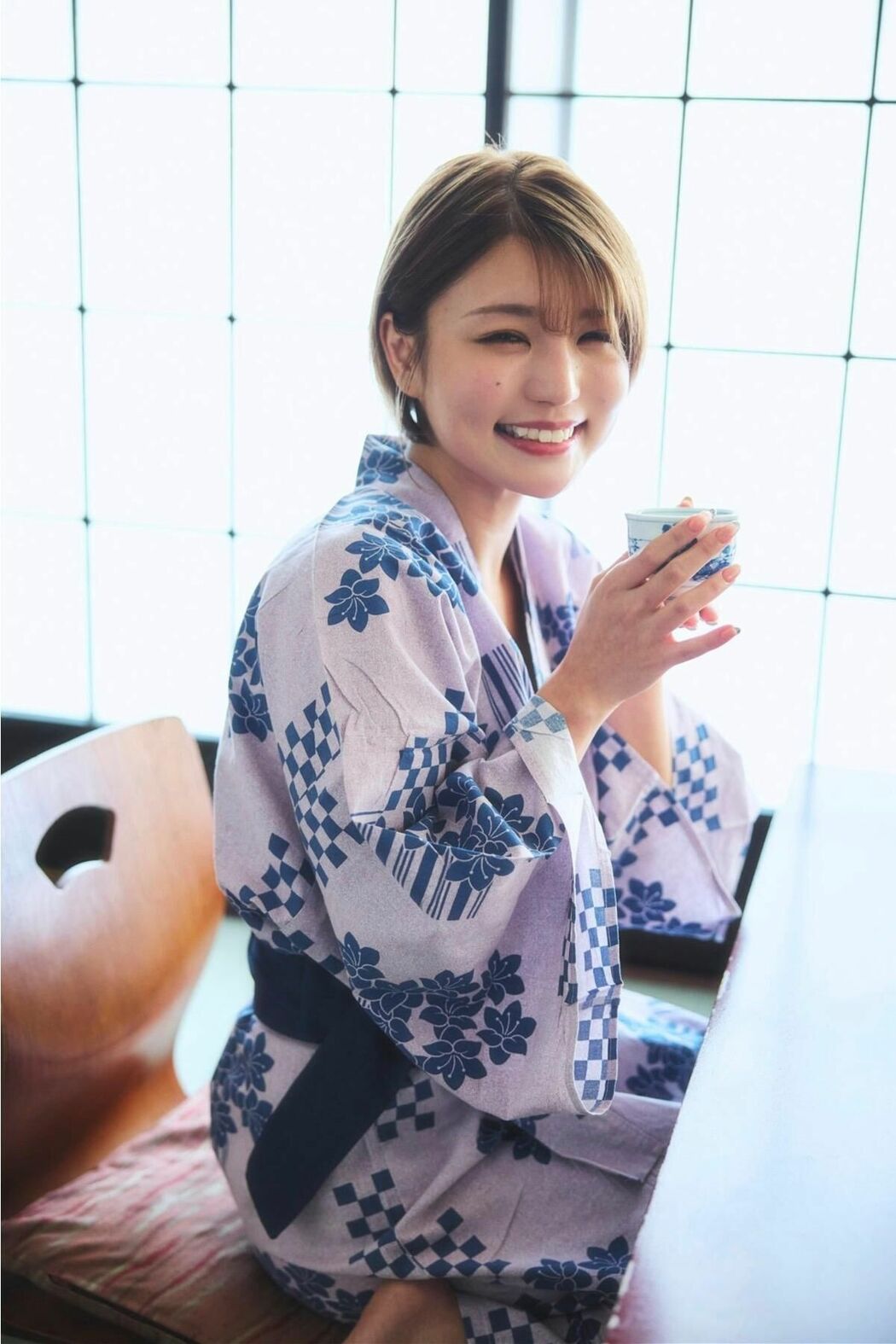 JP ENA – 元保健室の先生が放つ強烈な色気 SPA デジタル写真集 (45P)