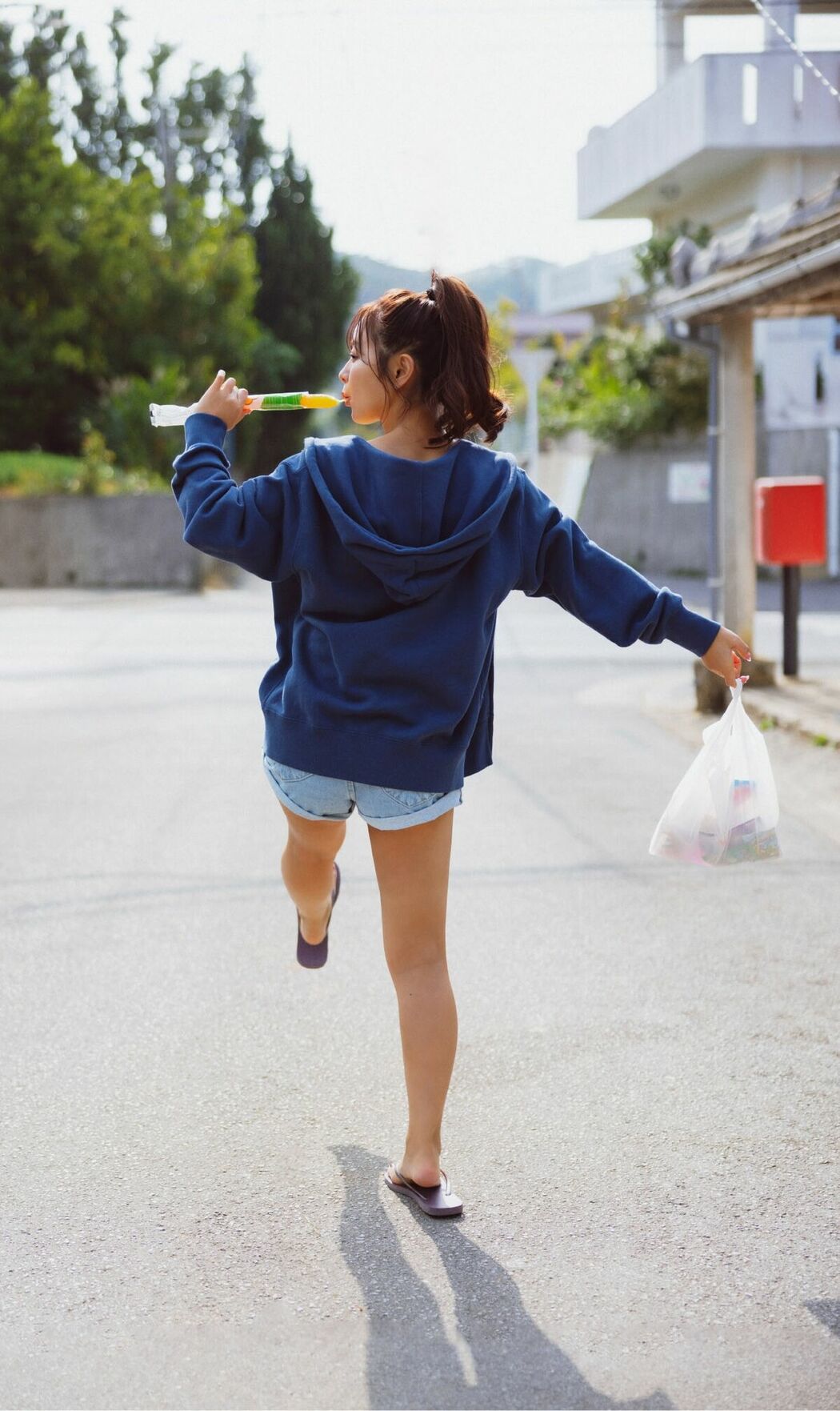 JP Yuka Iguchi 井口裕香 – 写真集 MORE MORE MORE -Another Side- カドカワエンタメムック (90P)