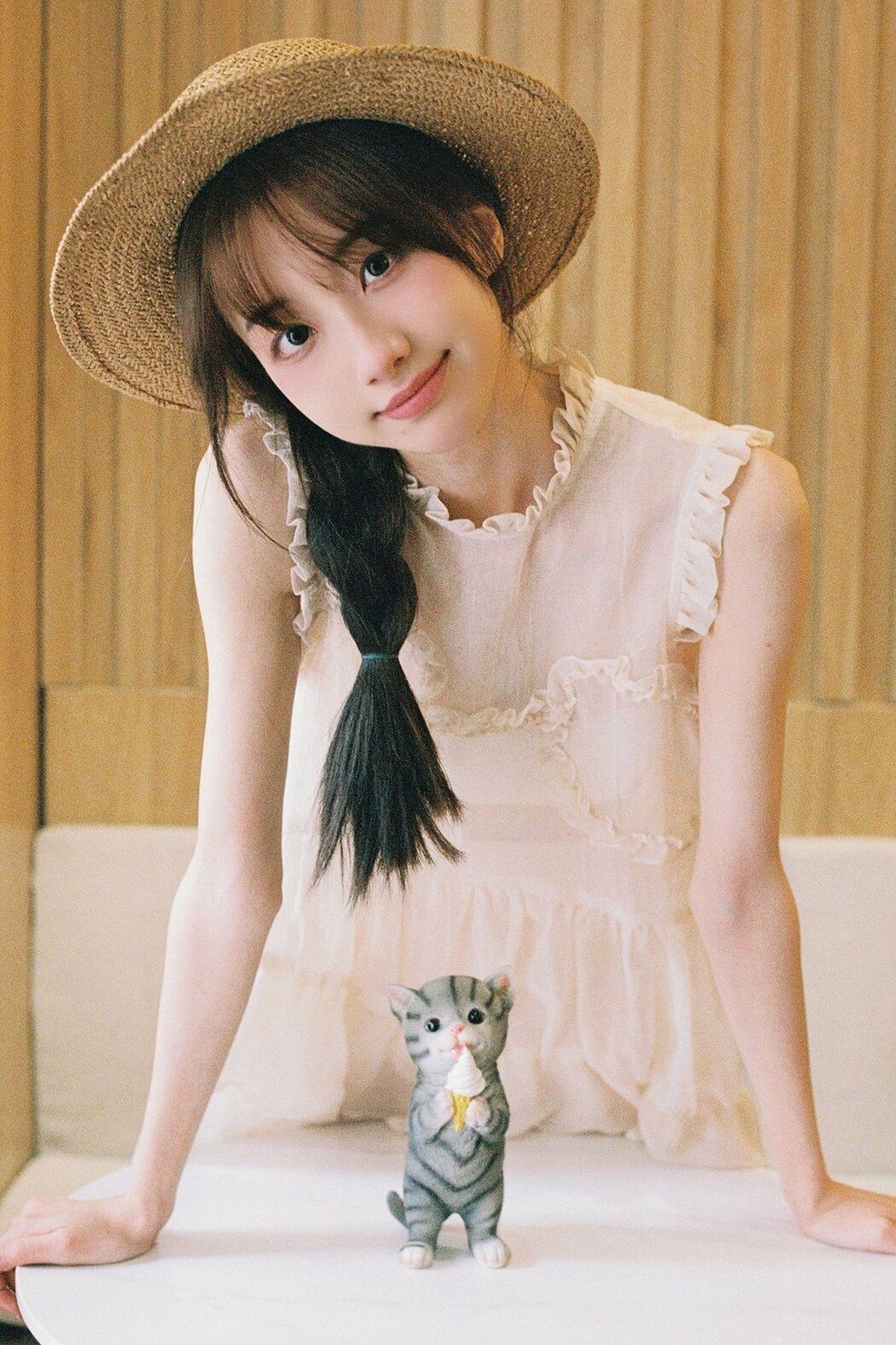 YiTuYu艺图语 Vol.10382 Chen Da Hua Ya (13P) Cover Photo