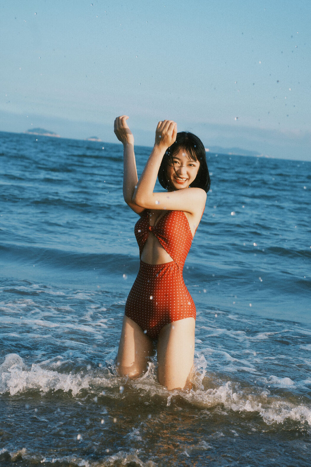 YiTuYu艺图语 Vol.10385 Li Li Qi (10P)