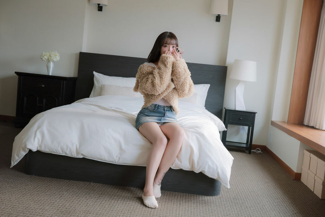 Son Ye-Eun 손예은 – 2025 X-Mas Offline Part01 (63P)