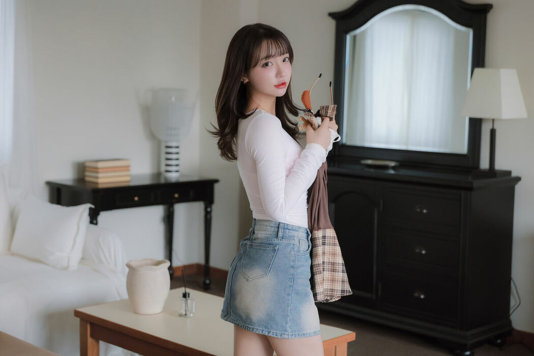 Son Ye-Eun 손예은 – 2025 X-Mas Offline Part01 (63P)