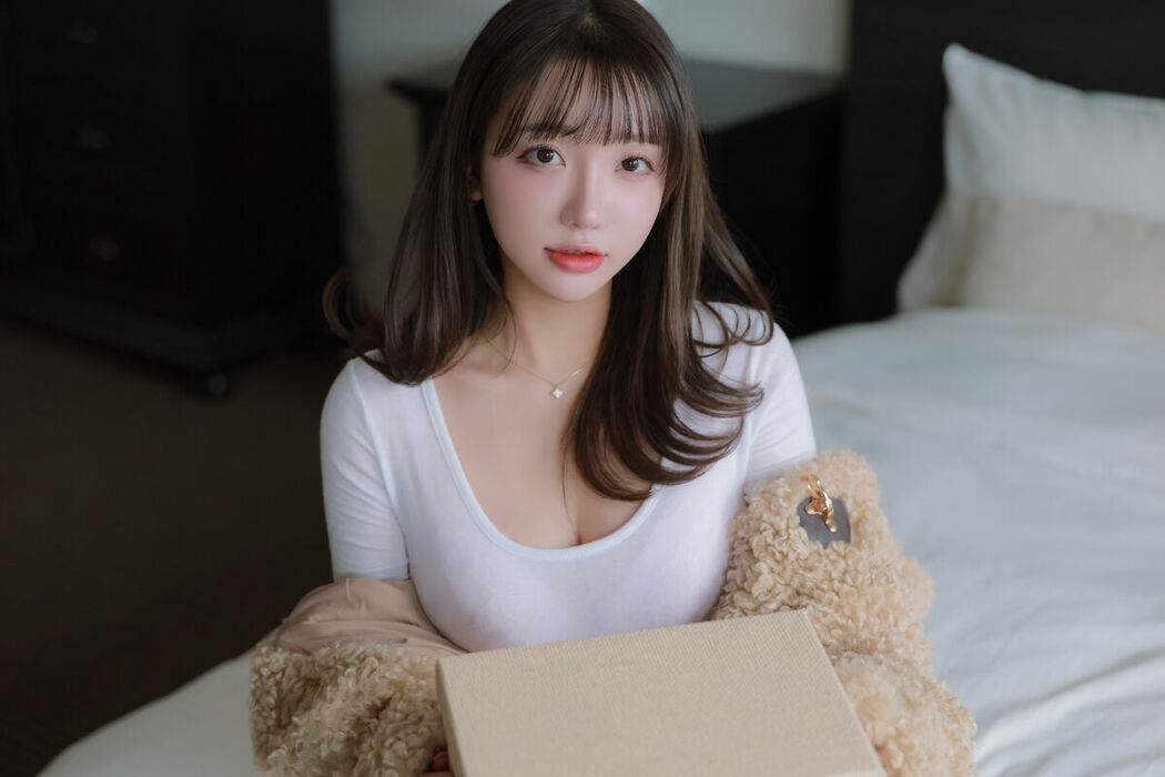Son Ye-Eun 손예은 – 2025 X-Mas Offline Part01 (63P)