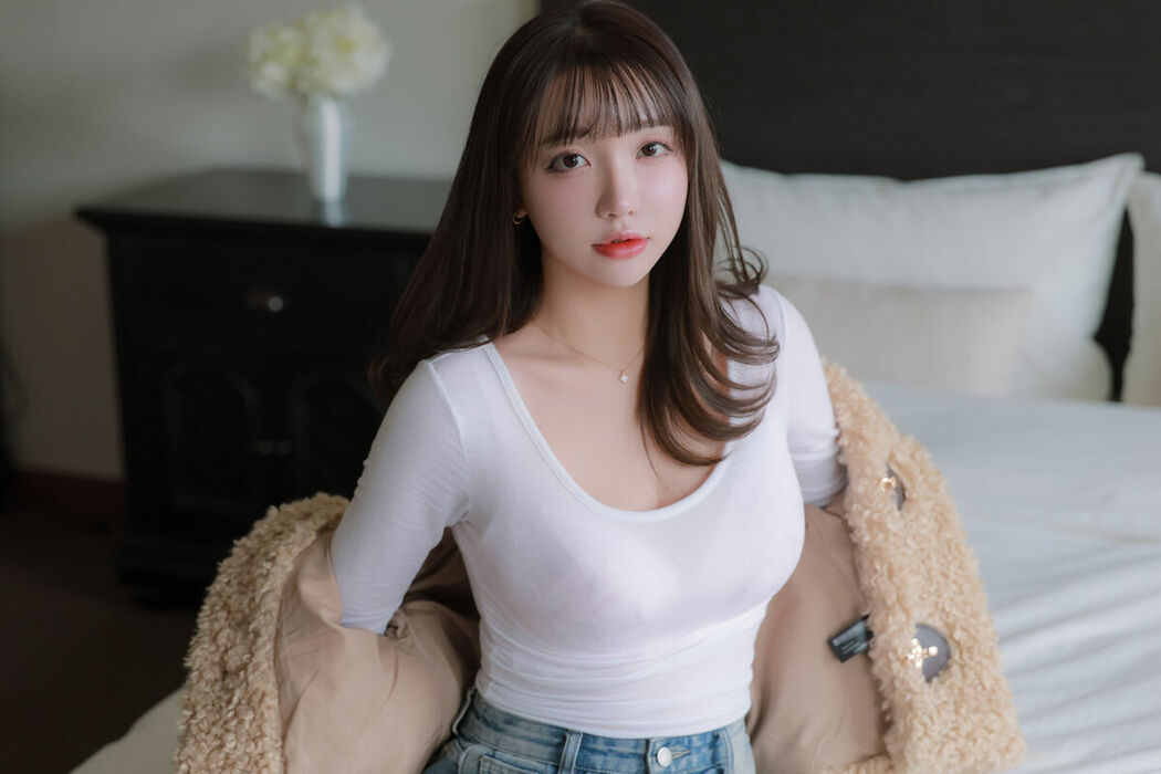 Son Ye-Eun 손예은 – 2025 X-Mas Offline Part01 (63P)