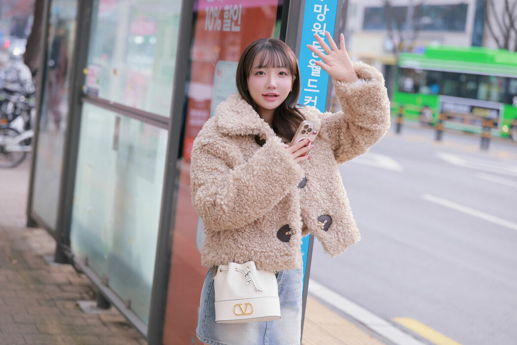 Son Ye-Eun 손예은 – 2025 X-Mas Offline Part01 (63P)