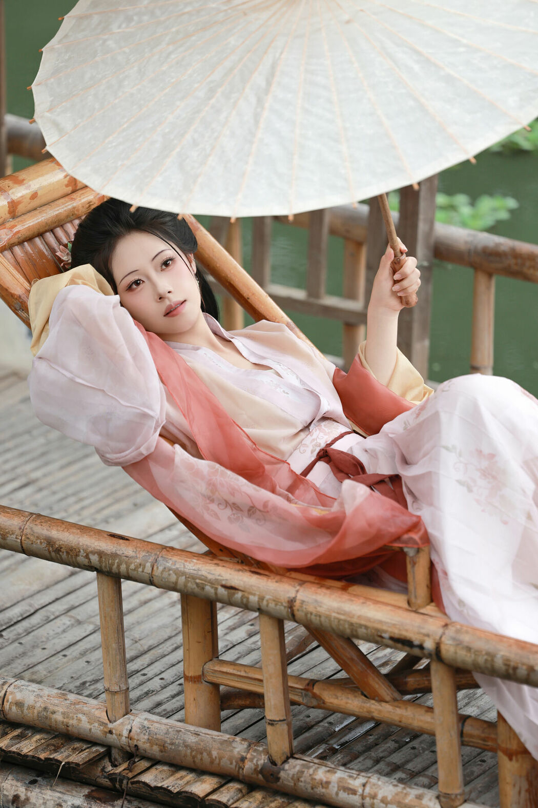 YiTuYu艺图语 Vol.10395 Li Li Bu Li (11P)