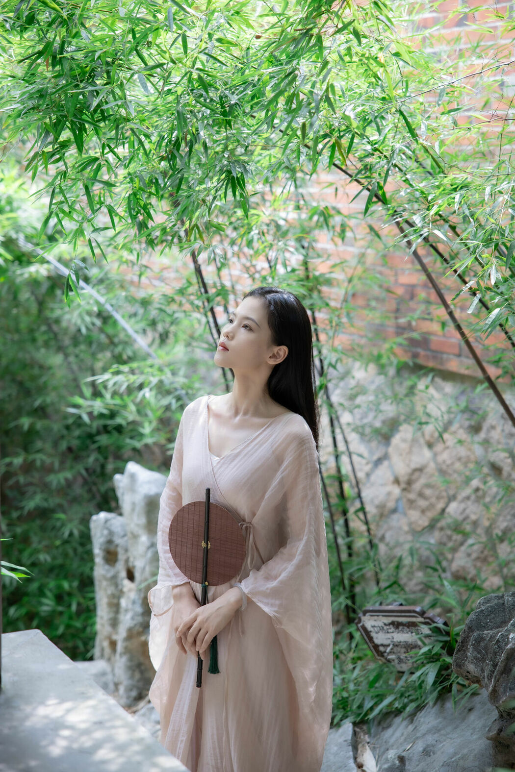 YiTuYu艺图语 Vol.10396 Chen Shi Er Ing (25P)