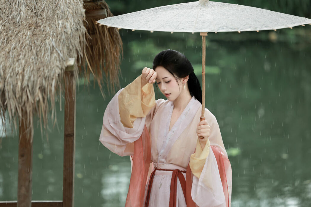 YiTuYu艺图语 Vol.10395 Li Li Bu Li (11P)