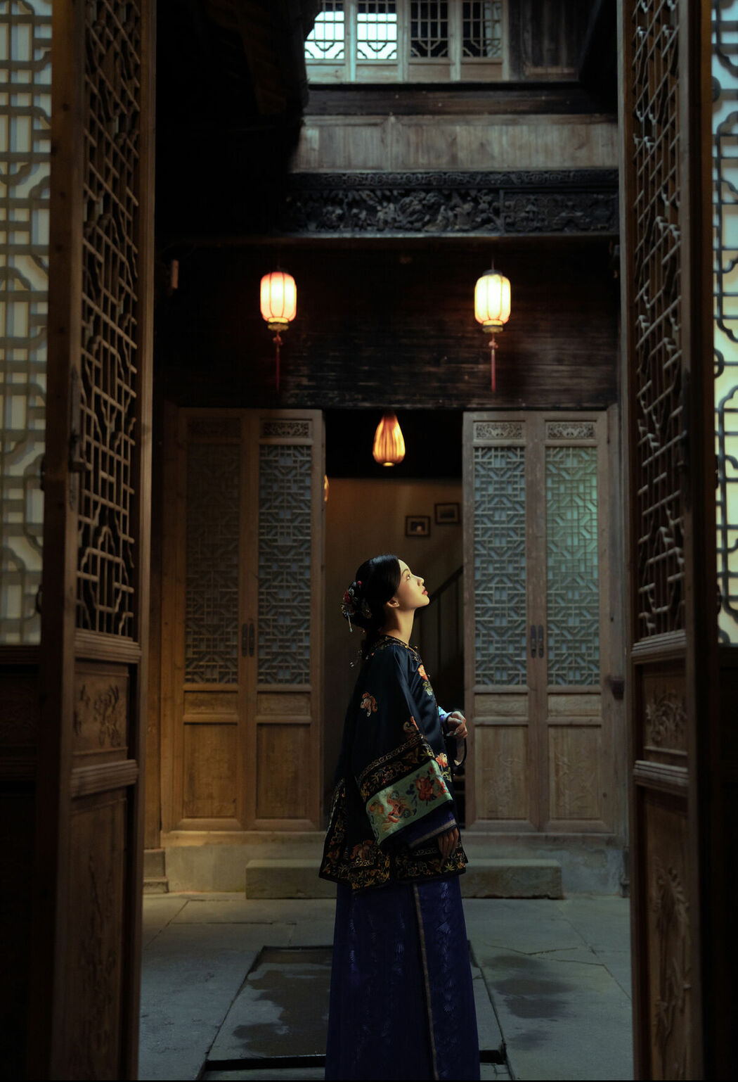 YiTuYu艺图语 Vol.10397 Er Yi Zhi (18P)