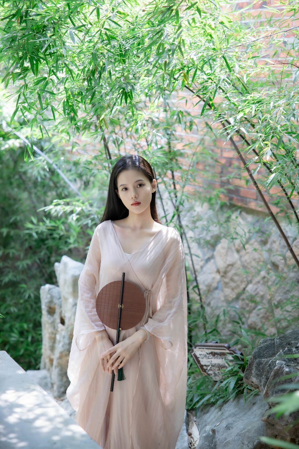 YiTuYu艺图语 Vol.10396 Chen Shi Er Ing (25P)