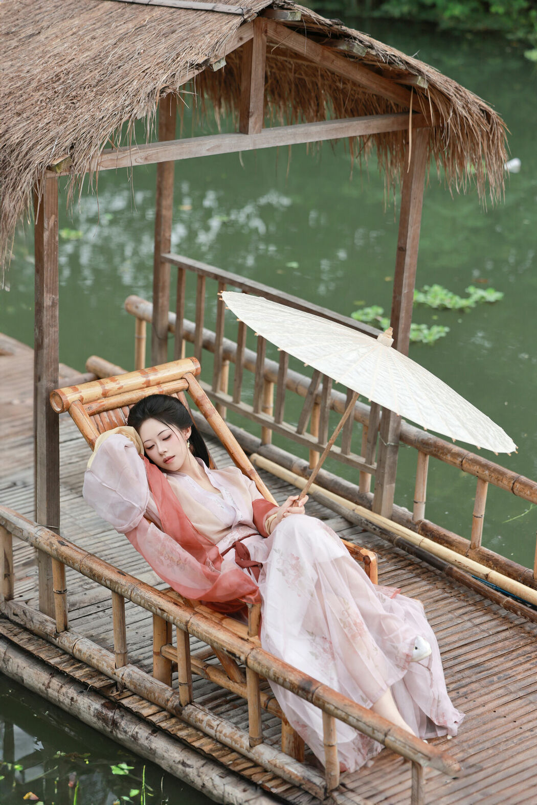 YiTuYu艺图语 Vol.10395 Li Li Bu Li (11P)