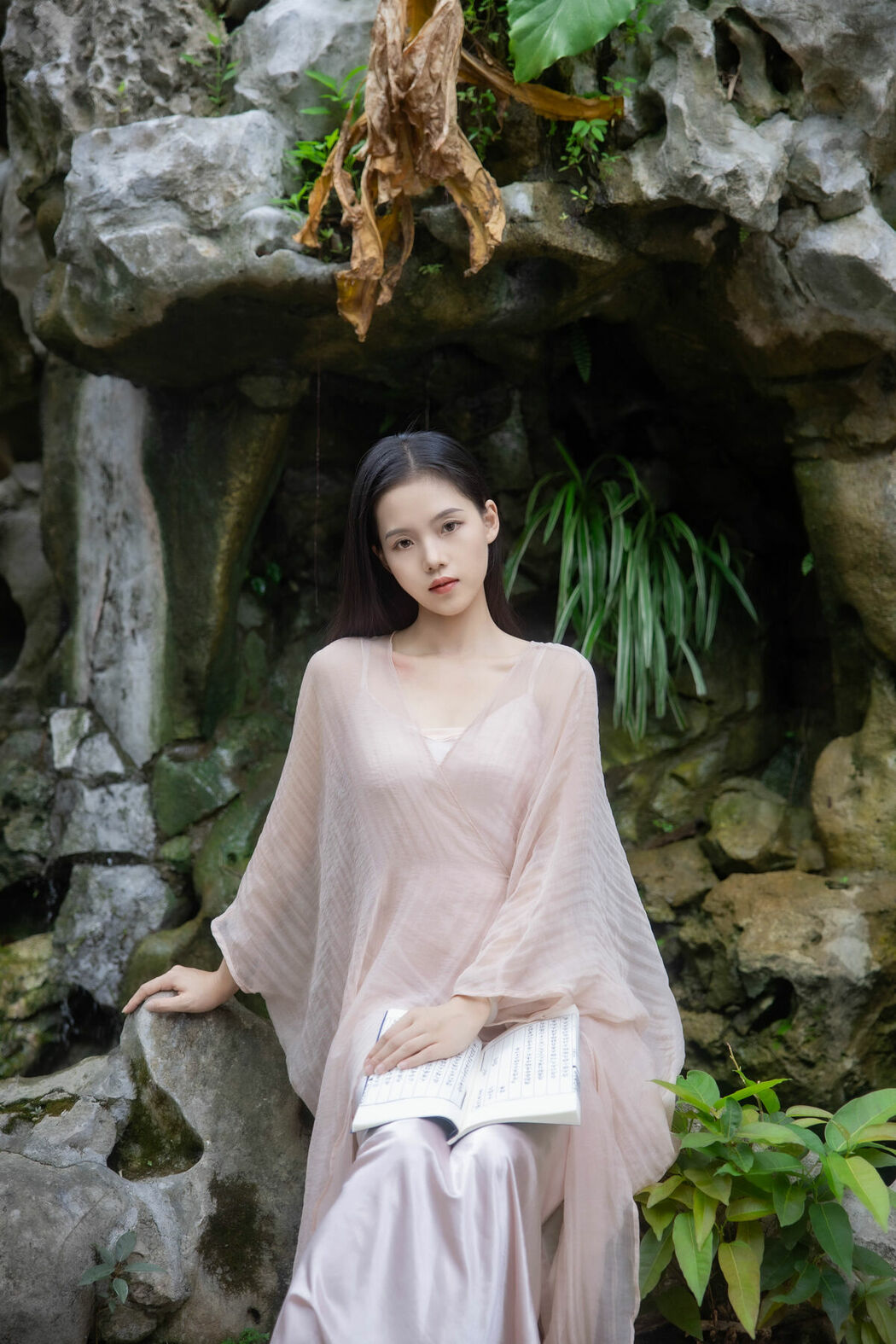 YiTuYu艺图语 Vol.10396 Chen Shi Er Ing (25P)