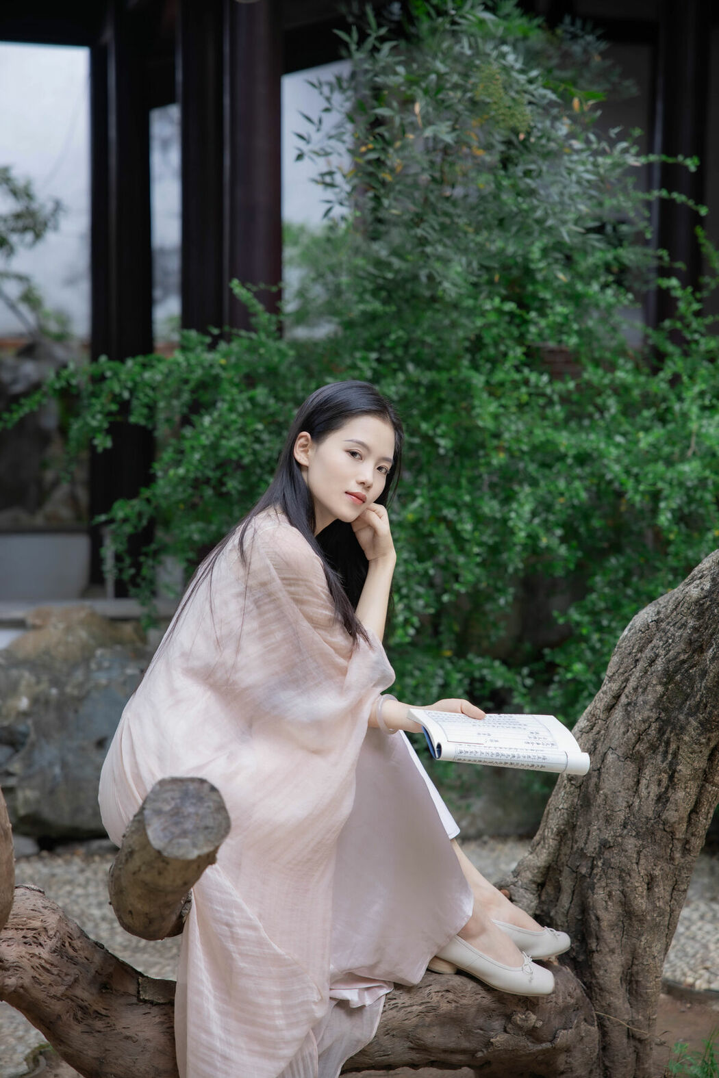 YiTuYu艺图语 Vol.10396 Chen Shi Er Ing (25P)