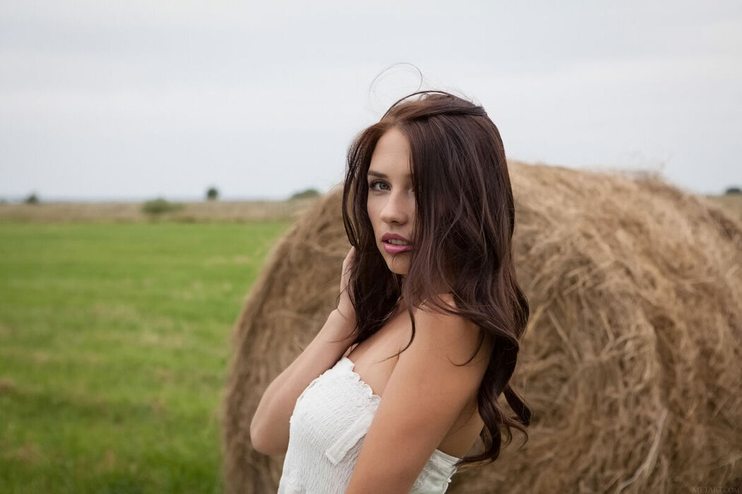 MetArt Niemira – Farm Life Part01 (62P)