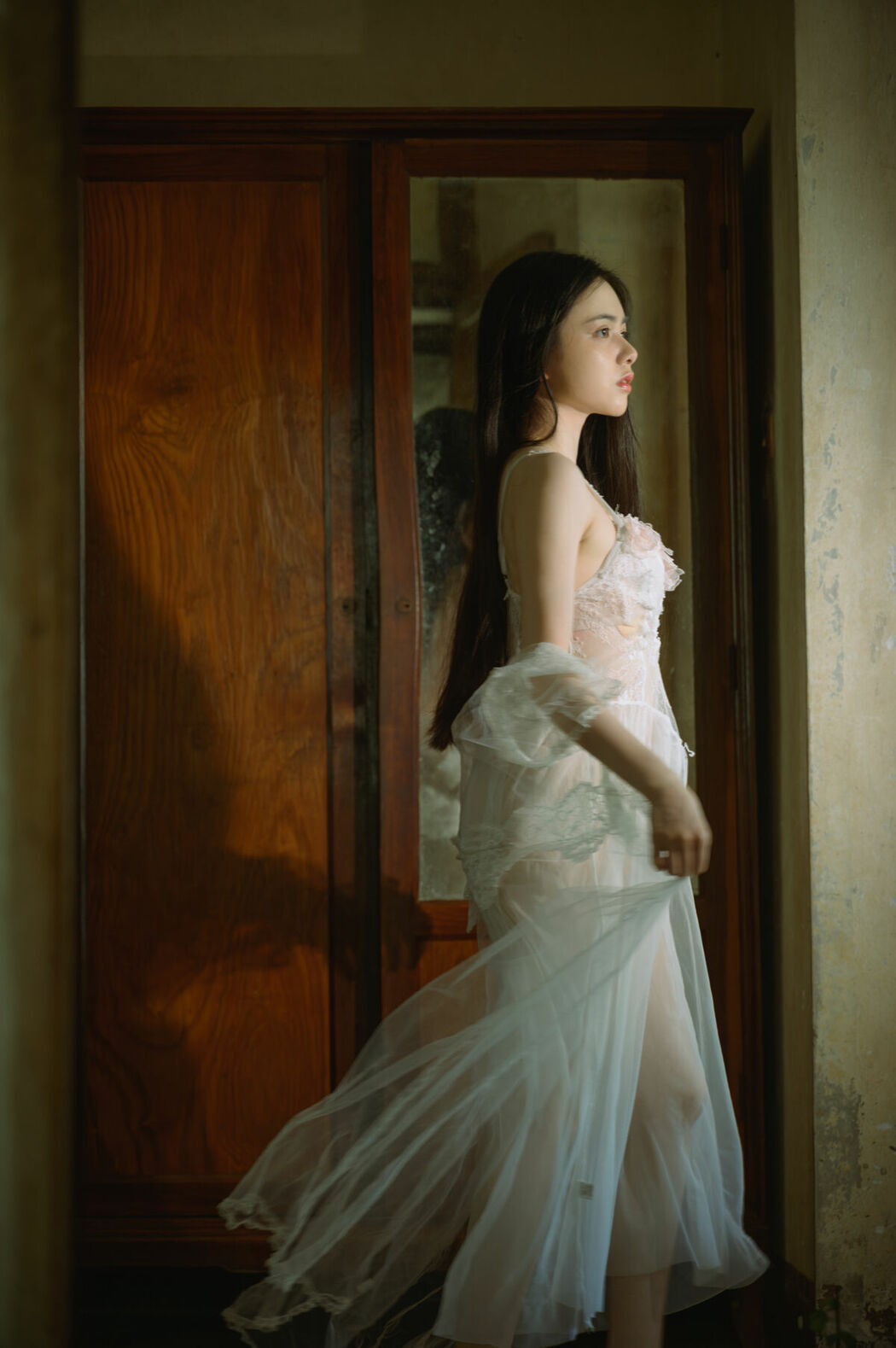 YiTuYu艺图语 Vol.10405 Huan Zhi (47P)