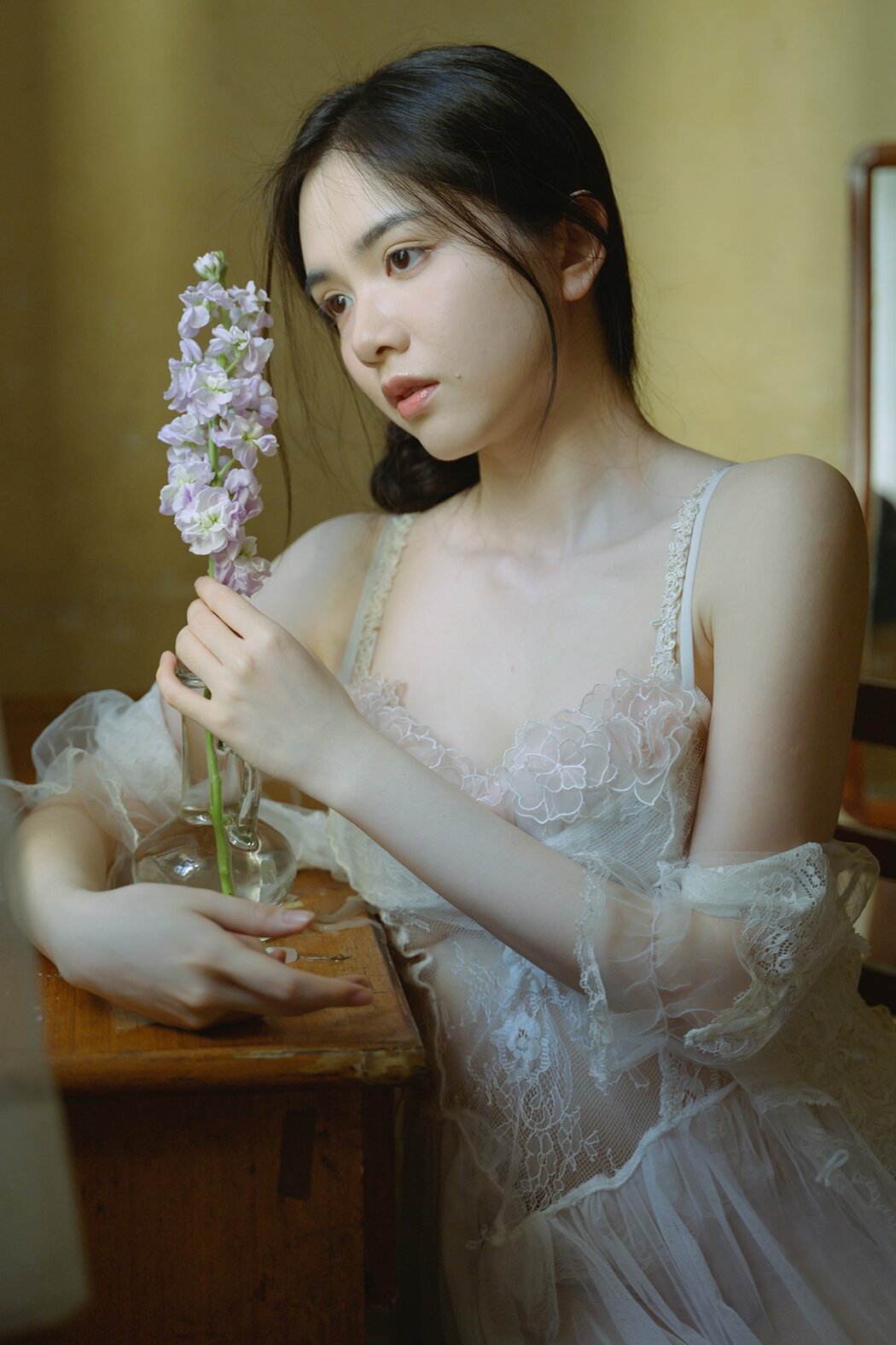 YiTuYu艺图语 Vol.10405 Huan Zhi (47P) Cover Photo