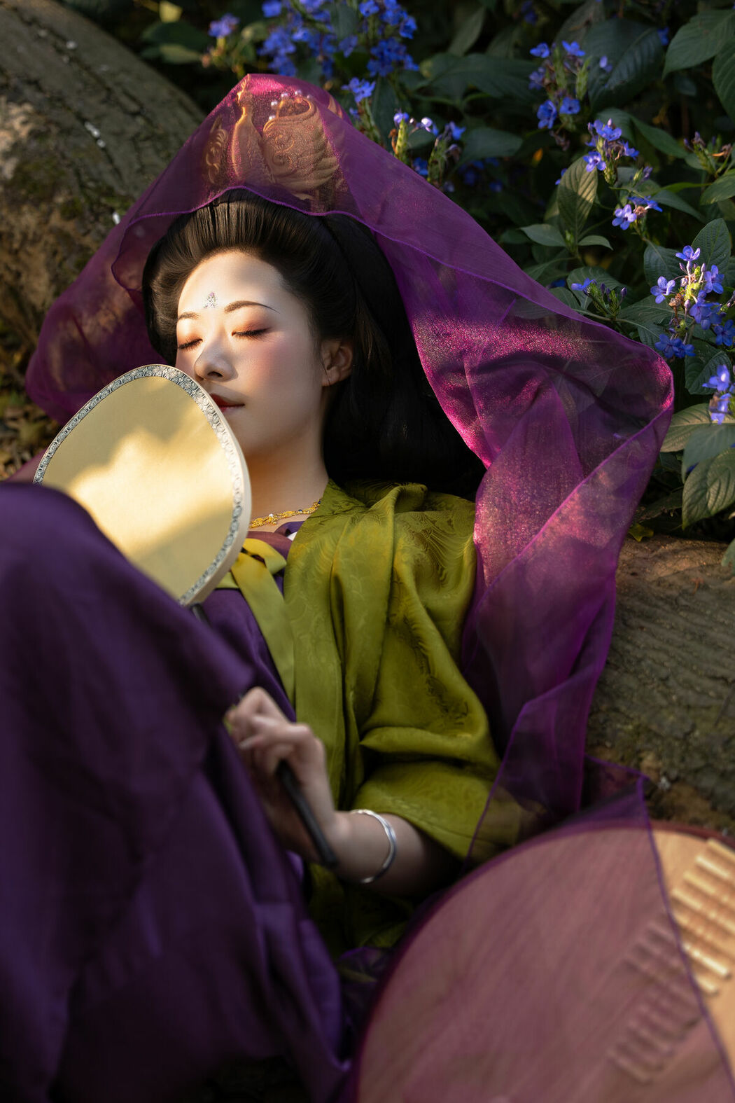 YiTuYu艺图语 Vol.10410 Li Li Bu Li (14P)