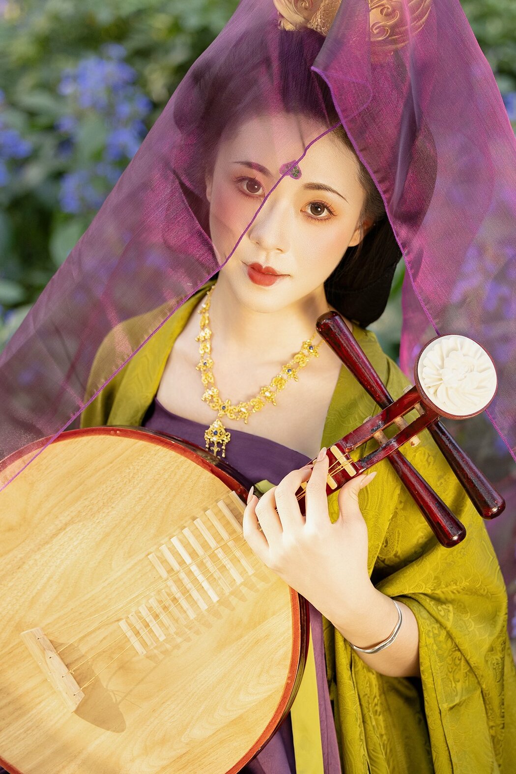 YiTuYu艺图语 Vol.10410 Li Li Bu Li (14P) Cover Photo