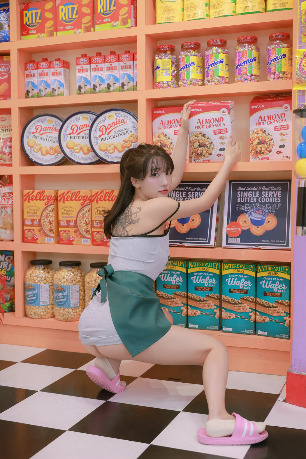 Son Ye-Eun 손예은 – Night Shift Part01 (49P – 2V)