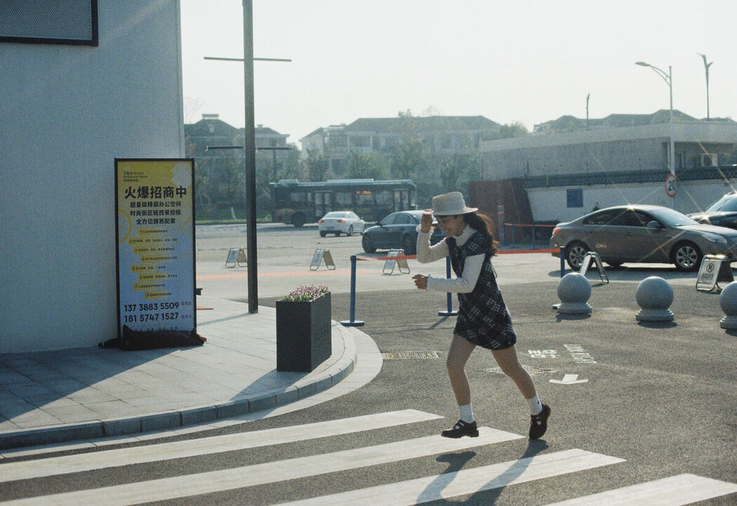 YiTuYu艺图语 Vol.10418 Bao Mao Mian Yang (27P)