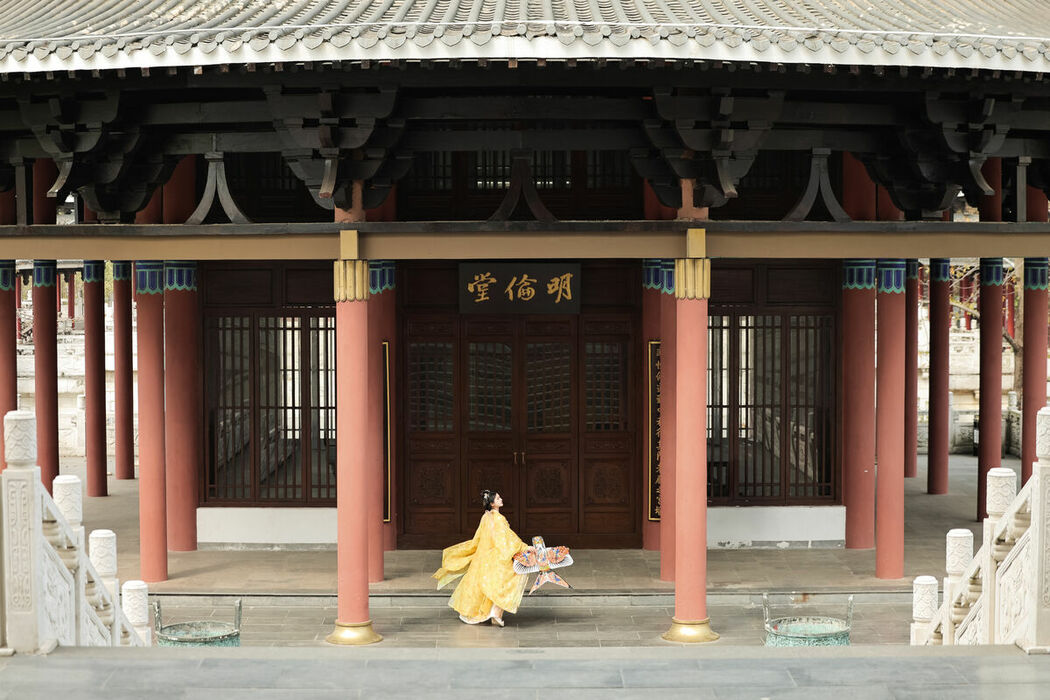 YiTuYu艺图语 Vol.10416 Xiao Y Jin Tian Ye Hen Kai Xin (18P)