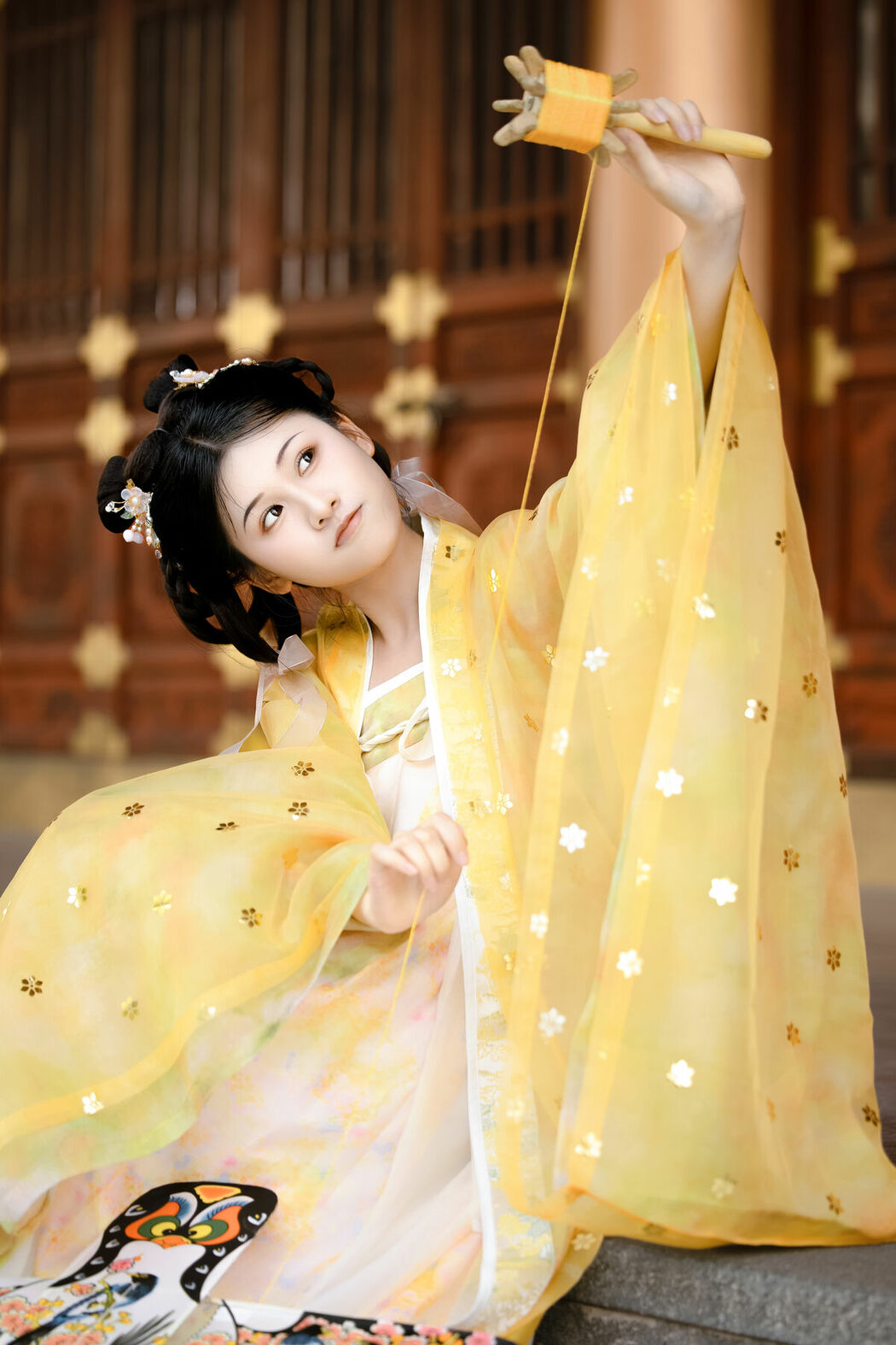 YiTuYu艺图语 Vol.10416 Xiao Y Jin Tian Ye Hen Kai Xin (18P)
