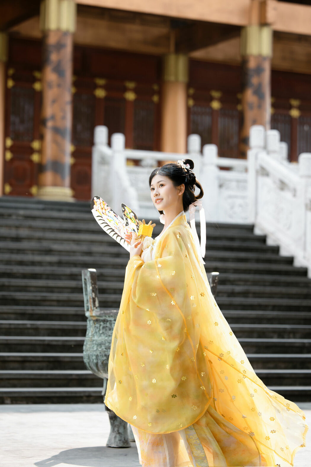 YiTuYu艺图语 Vol.10416 Xiao Y Jin Tian Ye Hen Kai Xin (18P)