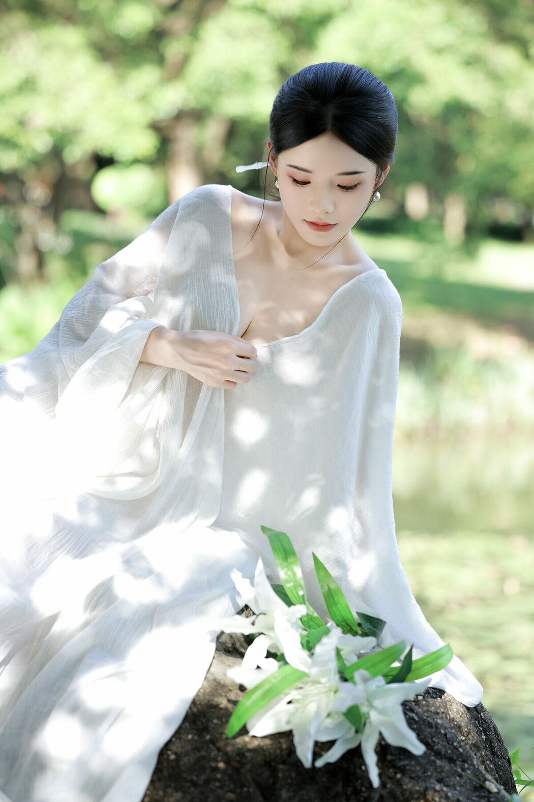 YiTuYu艺图语 Vol.10423 Yi Ming (18P)