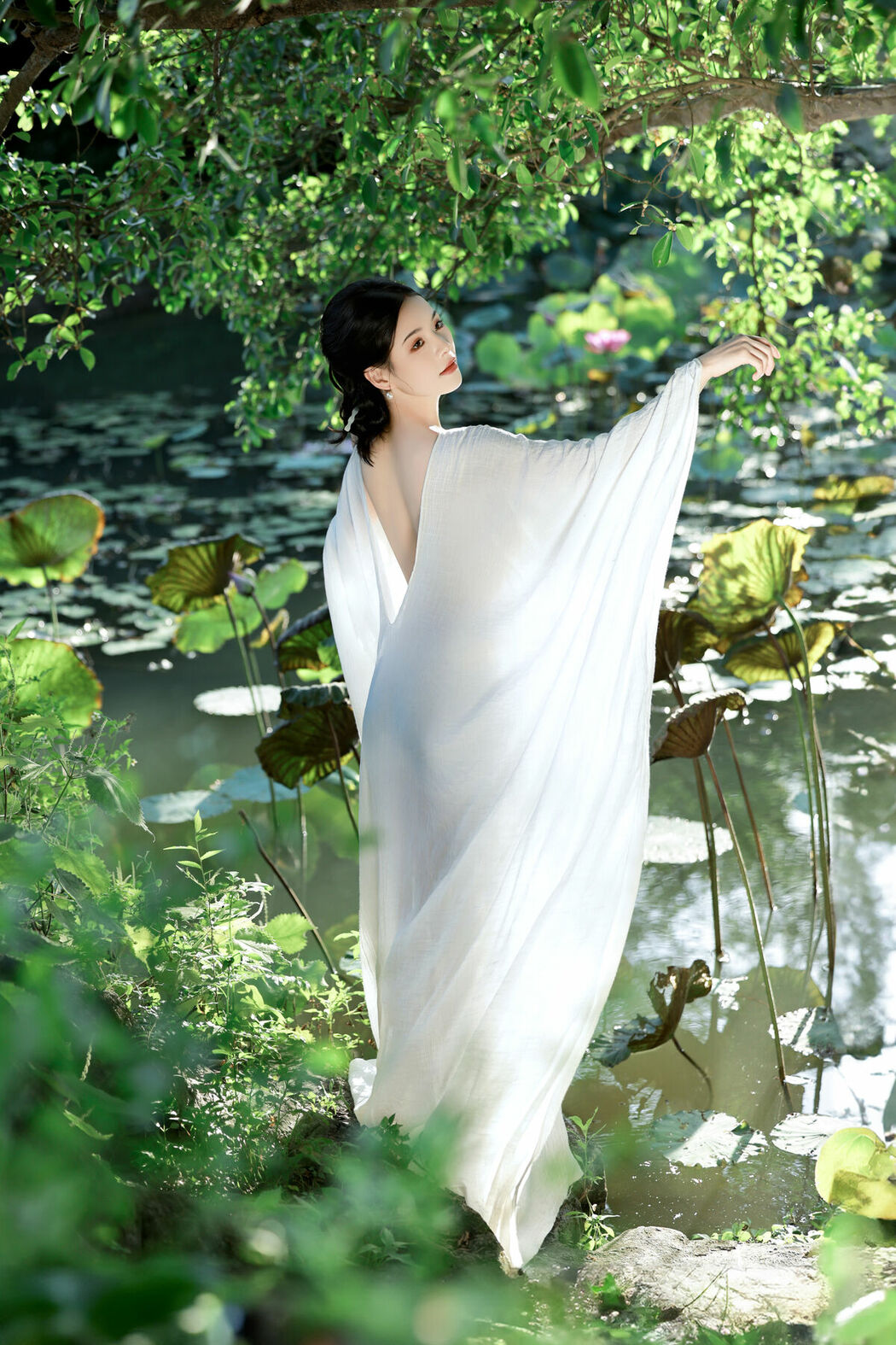 YiTuYu艺图语 Vol.10423 Yi Ming (18P)