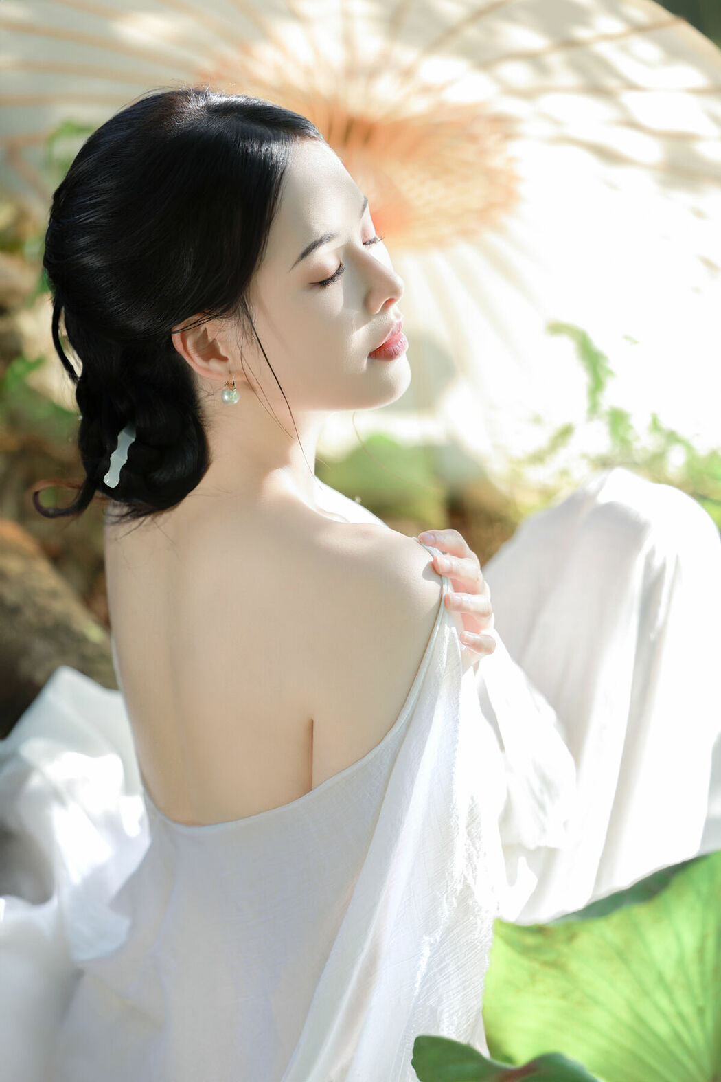 YiTuYu艺图语 Vol.10423 Yi Ming (18P)