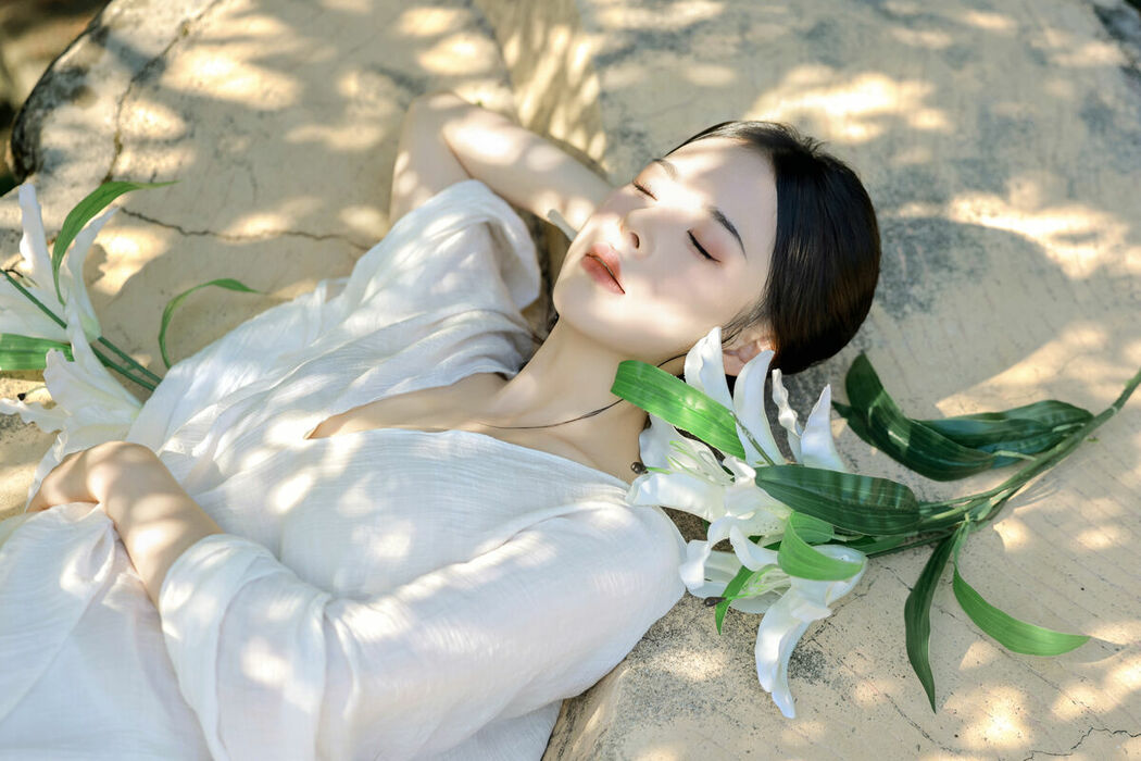 YiTuYu艺图语 Vol.10423 Yi Ming (18P)