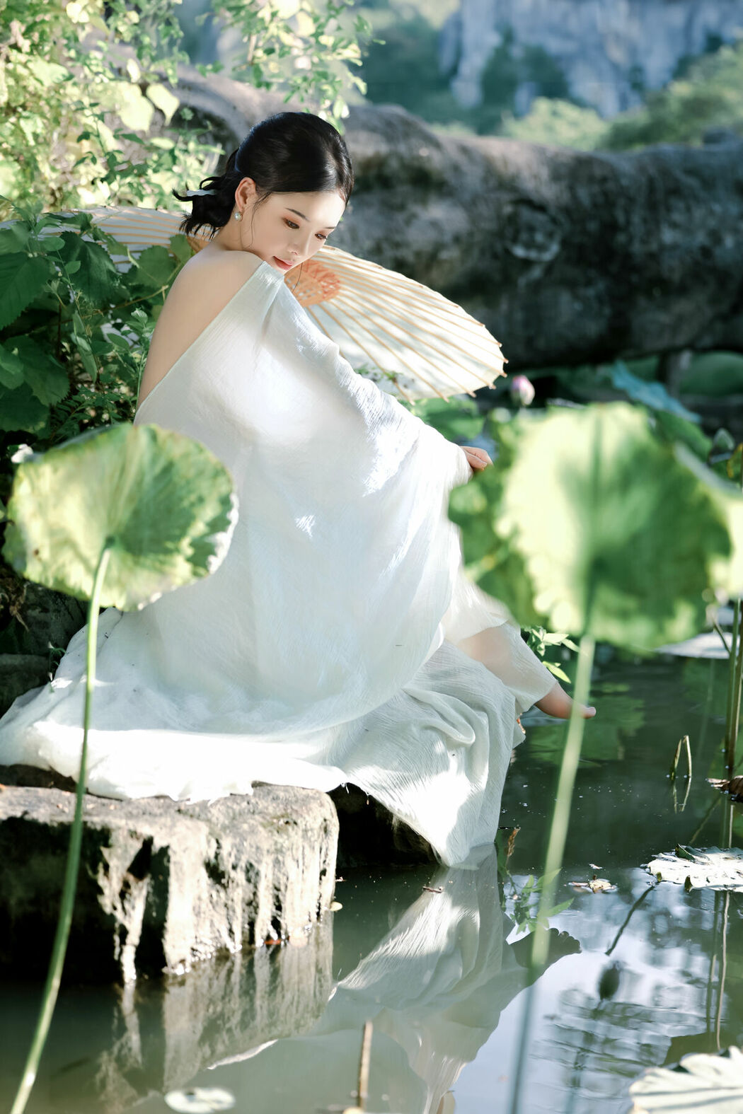YiTuYu艺图语 Vol.10423 Yi Ming (18P)