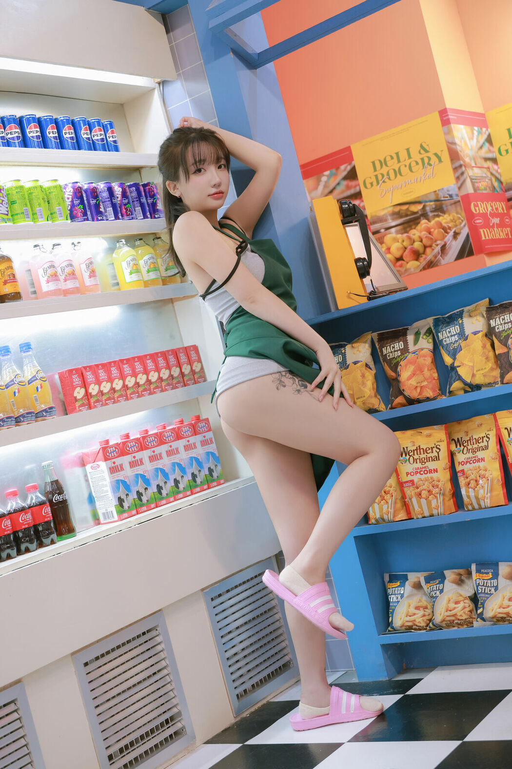 Son Ye-Eun 손예은 – Night Shift Part02 (49P)