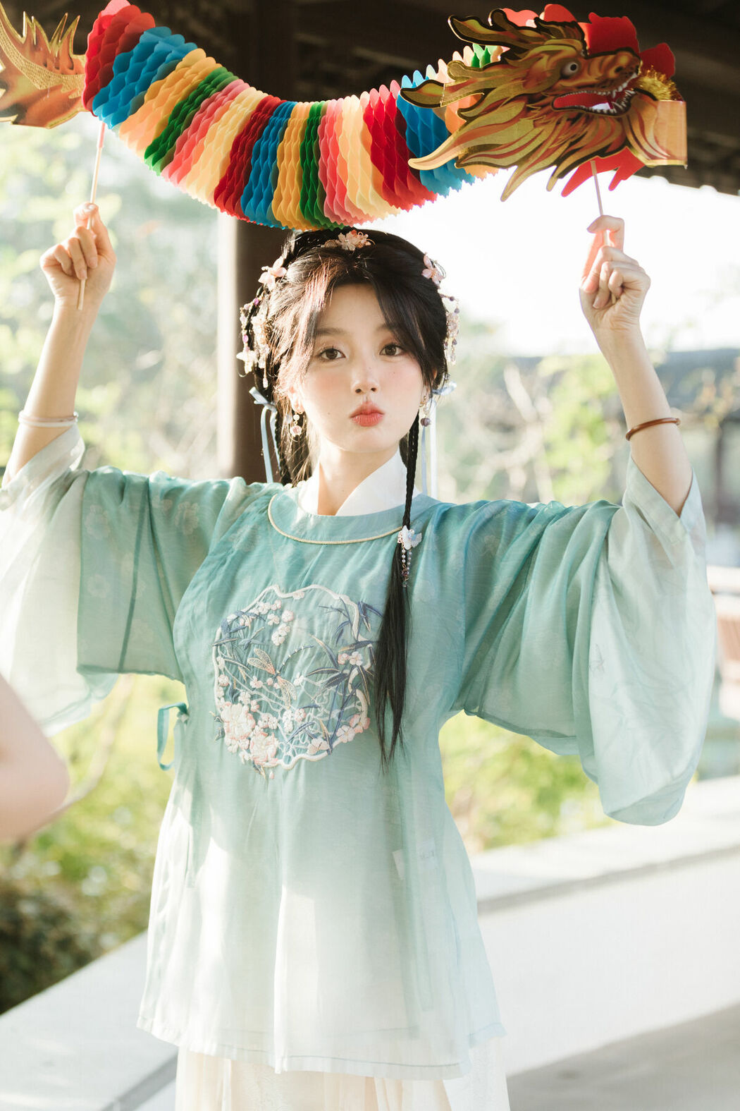 YiTuYu艺图语 Vol.10429 Ao Te You Dian Man (36P)