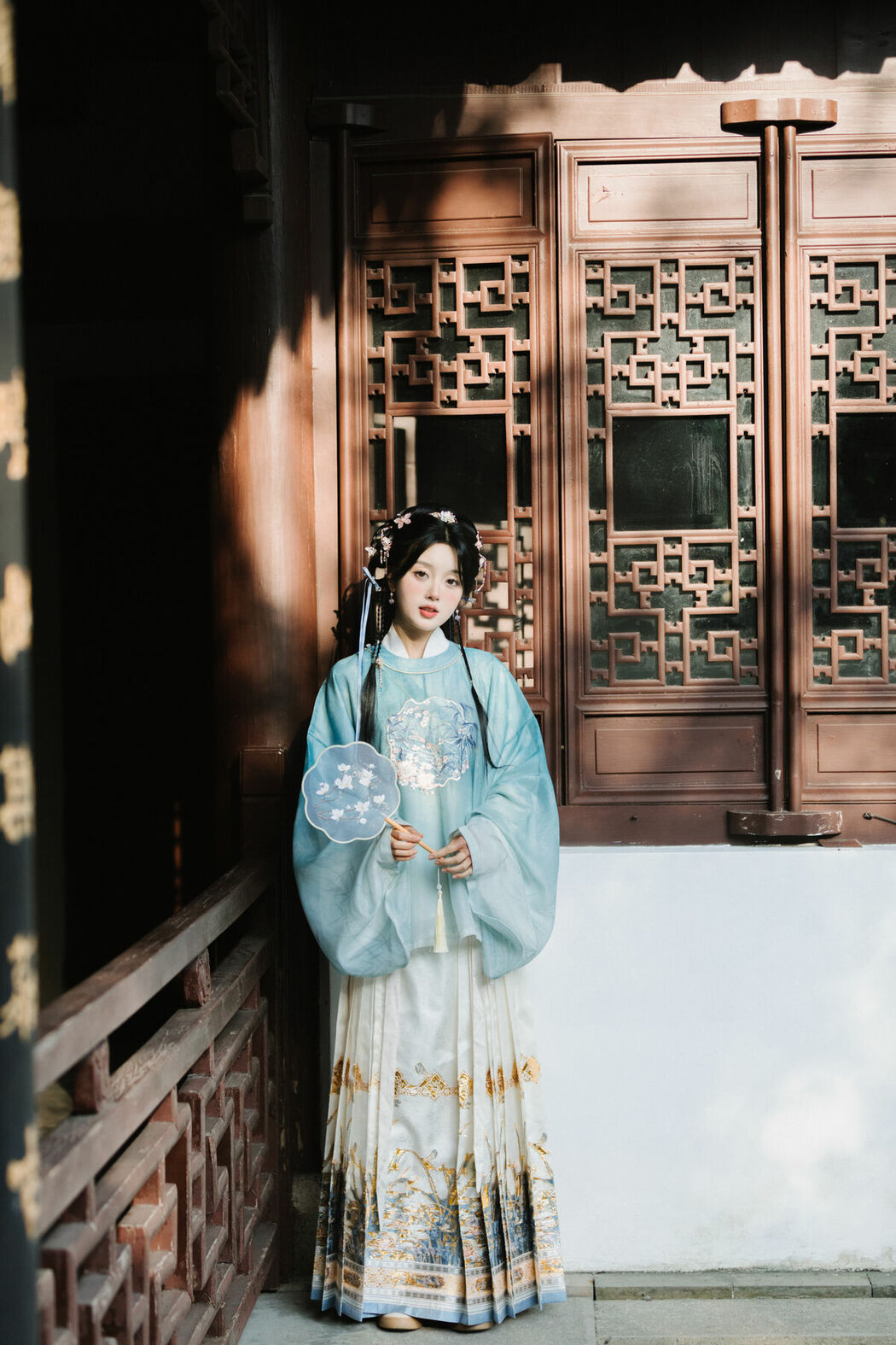 YiTuYu艺图语 Vol.10429 Ao Te You Dian Man (36P)