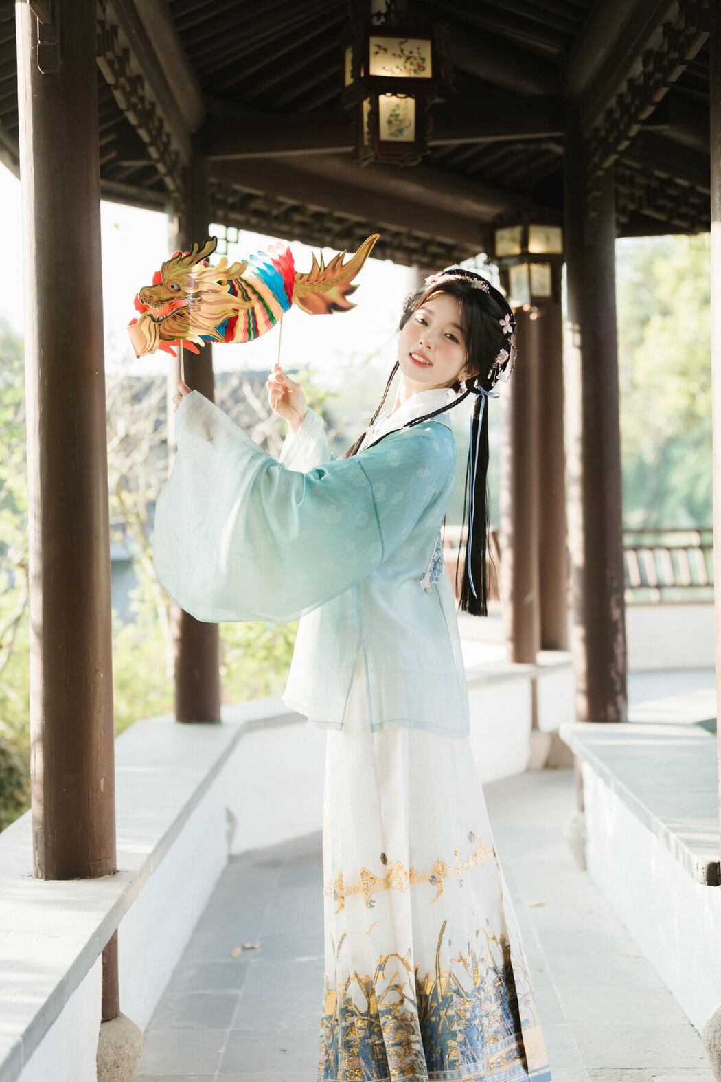 YiTuYu艺图语 Vol.10429 Ao Te You Dian Man (36P)