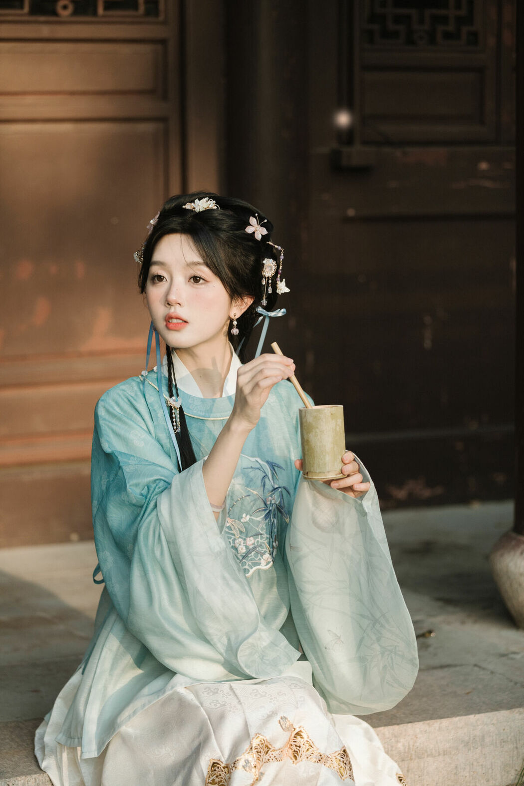 YiTuYu艺图语 Vol.10429 Ao Te You Dian Man (36P)