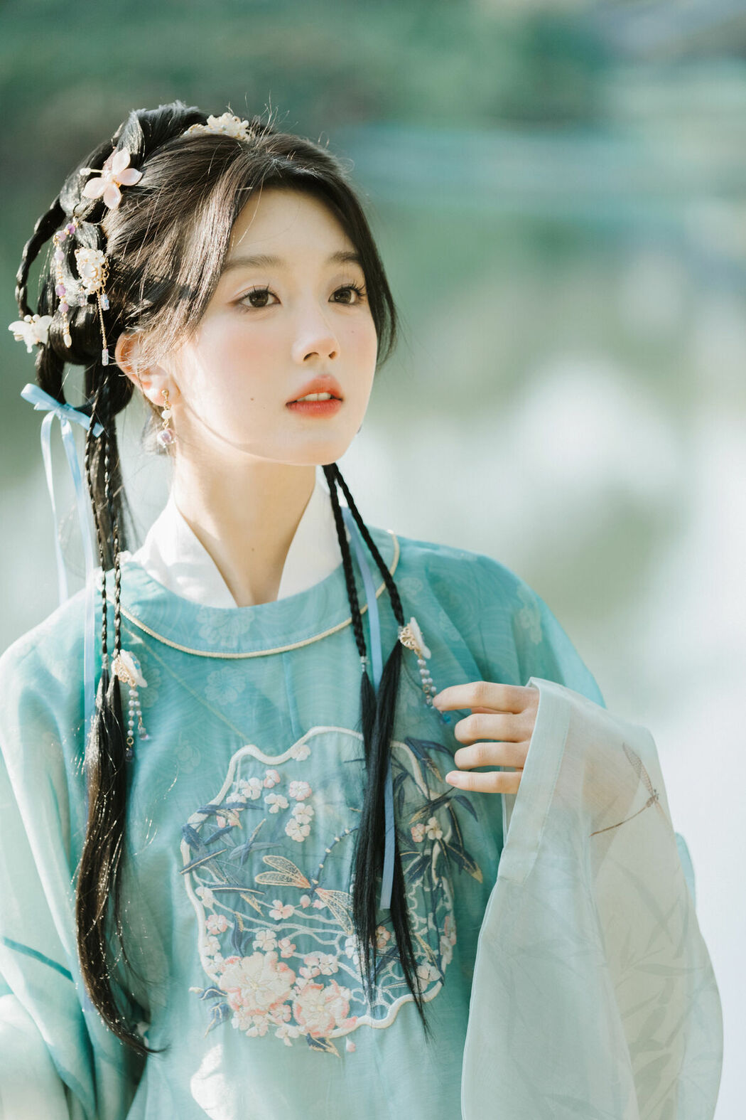 YiTuYu艺图语 Vol.10429 Ao Te You Dian Man (36P)